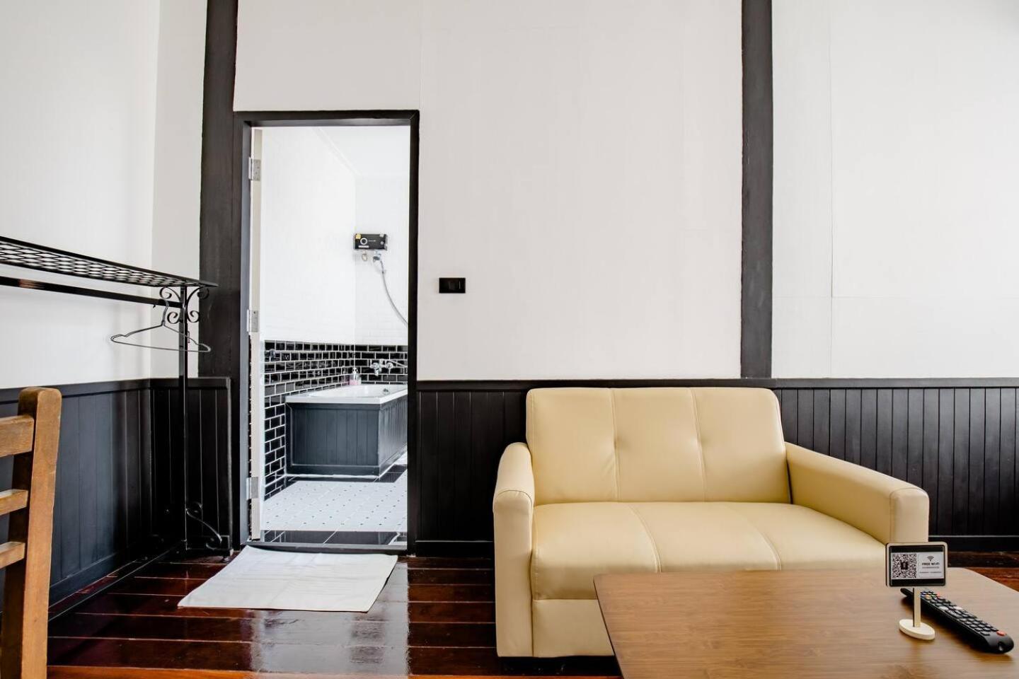 Haheng House Hotel Bangkok Exterior photo